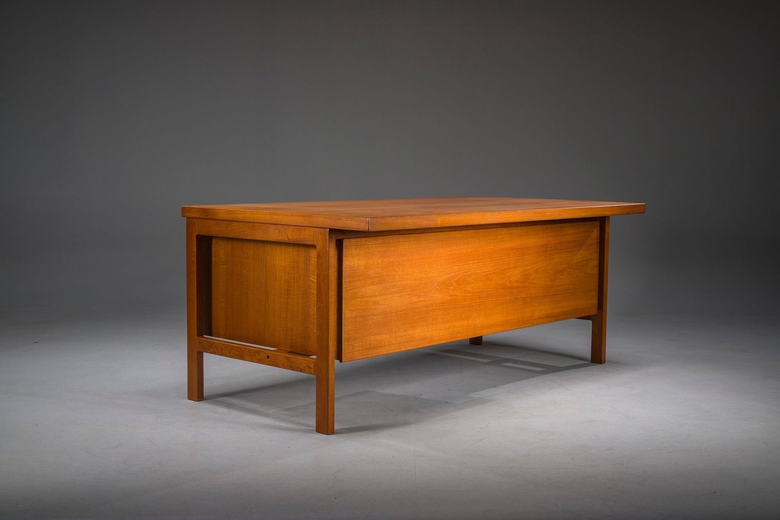 photo vinterior Danish Modern Executive Teak Desk By Arne Vodder For H.P. Hansen, 1960s