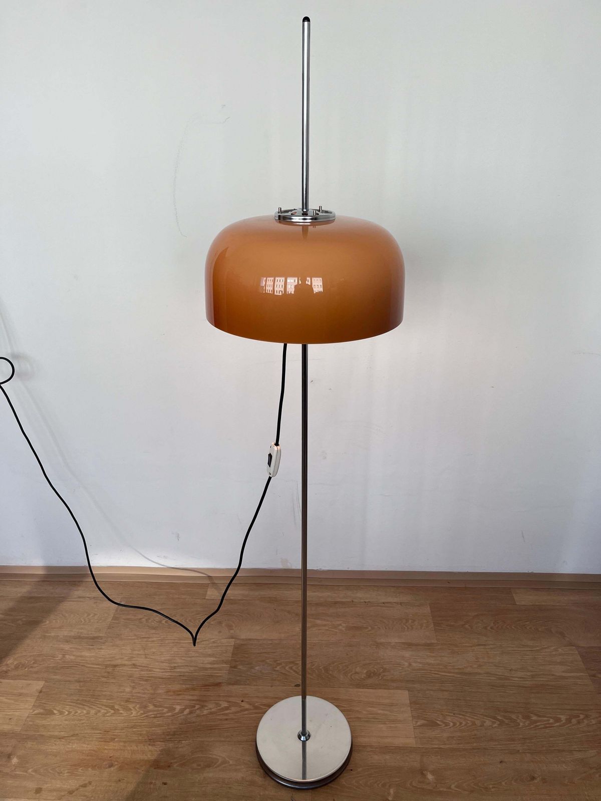 Lampadaire mid-century Harvey Guzzini Meblo, Italie, années 1970 photo furniture