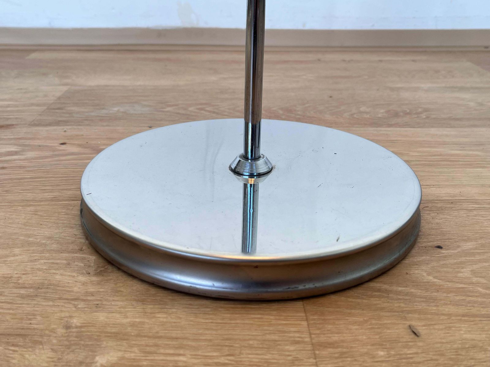 Lampadaire mid-century Harvey Guzzini Meblo, Italie, années 1970 photo Luminaires