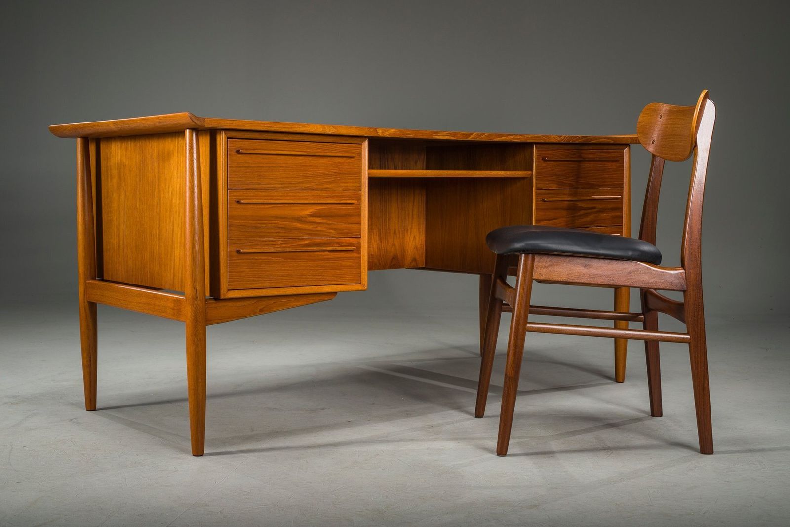 Furniture Mid Century Danish Teak Executive Desk By Arne Vodder For H.P. Hansen, 1960s photo