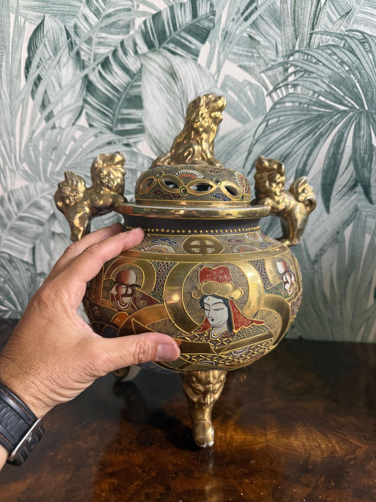 633.0 Satsuma Style Lidded Vase China Gold Background With Lions In The Handles And Lid photo