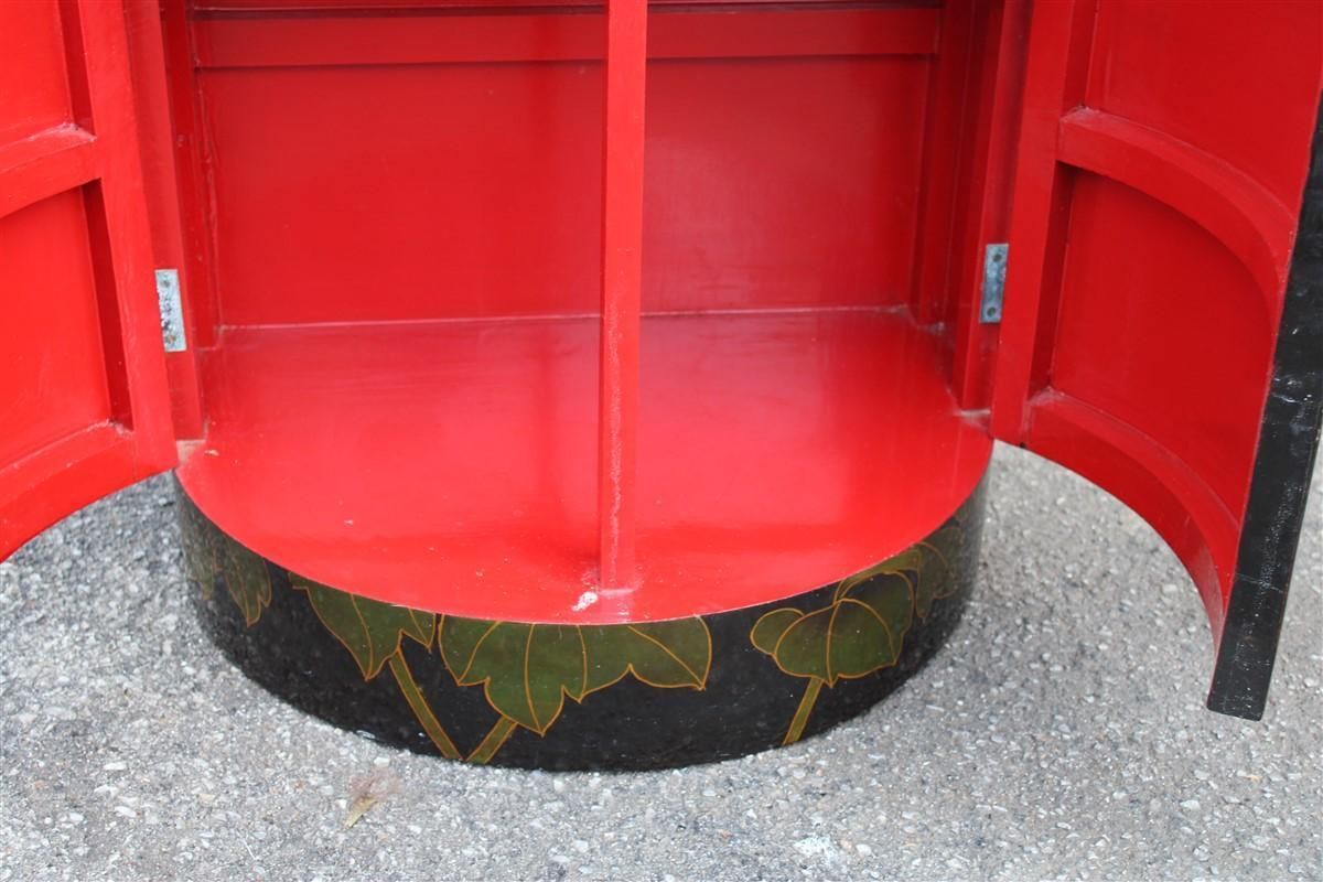photo vinterior Pair Of Decorative Chinese Lacquer Nightstands With Red Flowers 1960 Black Ground
