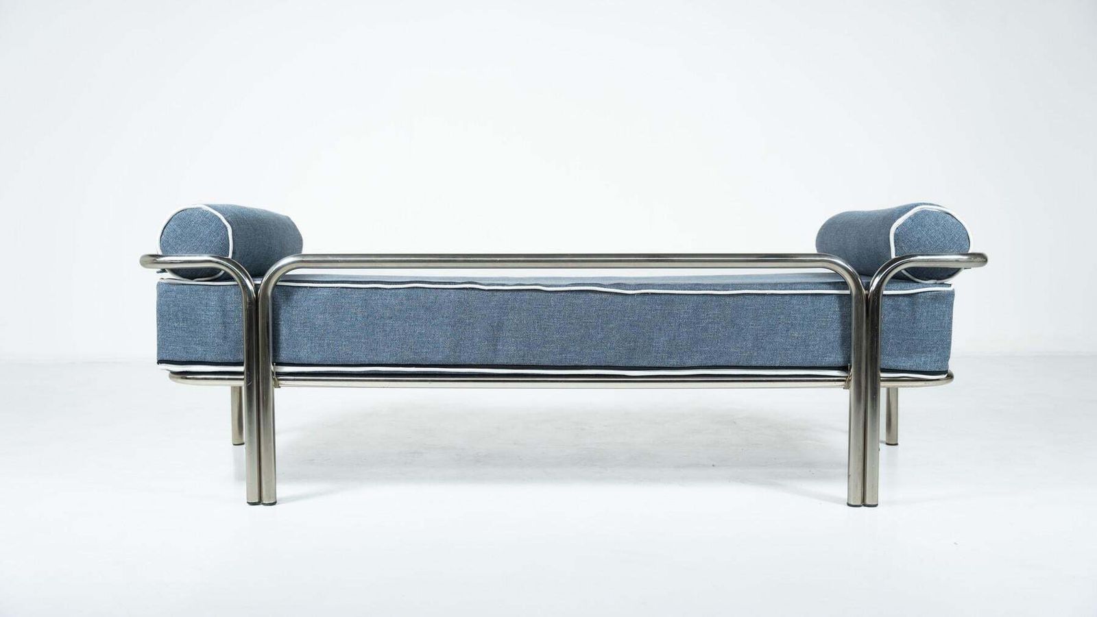 photo for sale Locus Solus Daybed By Gae Aulenti For Production, Italy, 1965