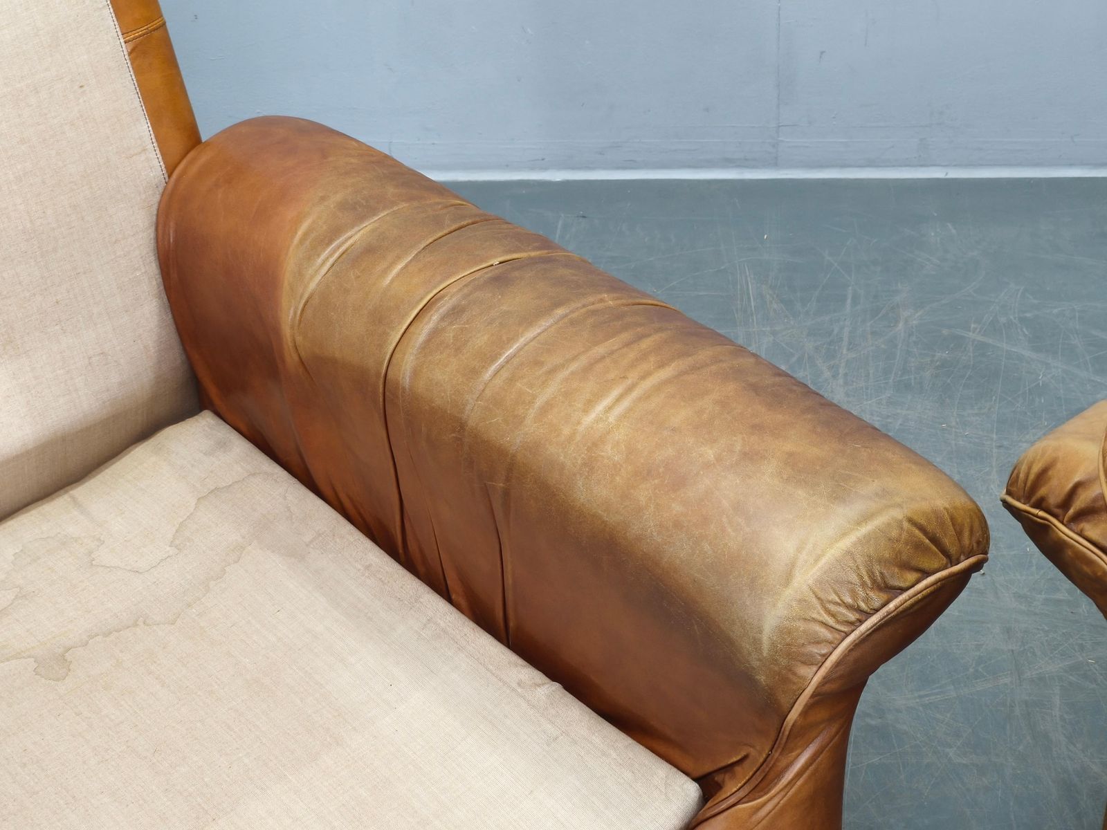 photo vinterior Pair Of Arcon Italia Cognac Buffalo Leather Lounge Armchairs