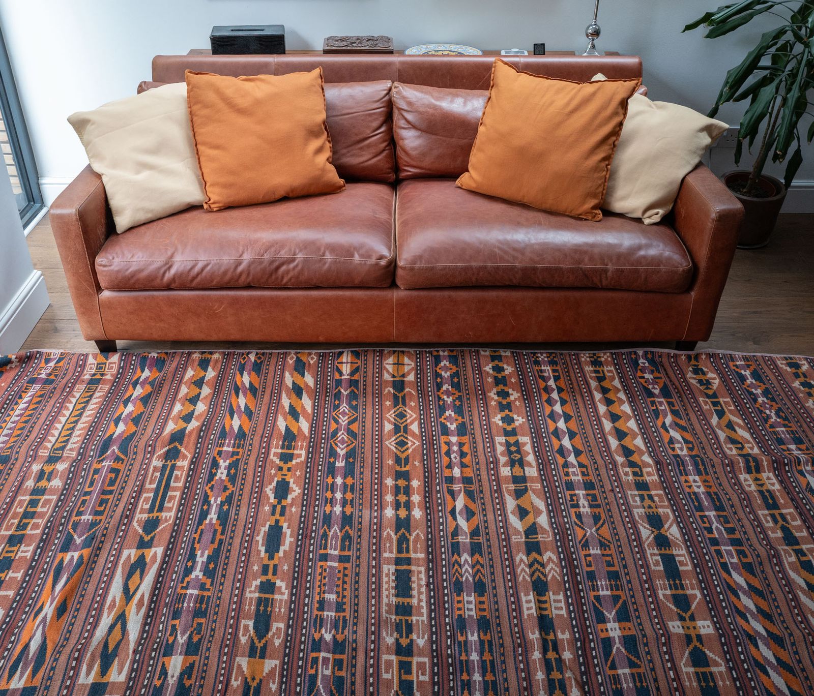Vintage Handwoven Kilim Rug – Geometric Tribal Stripe Design photo vinterior