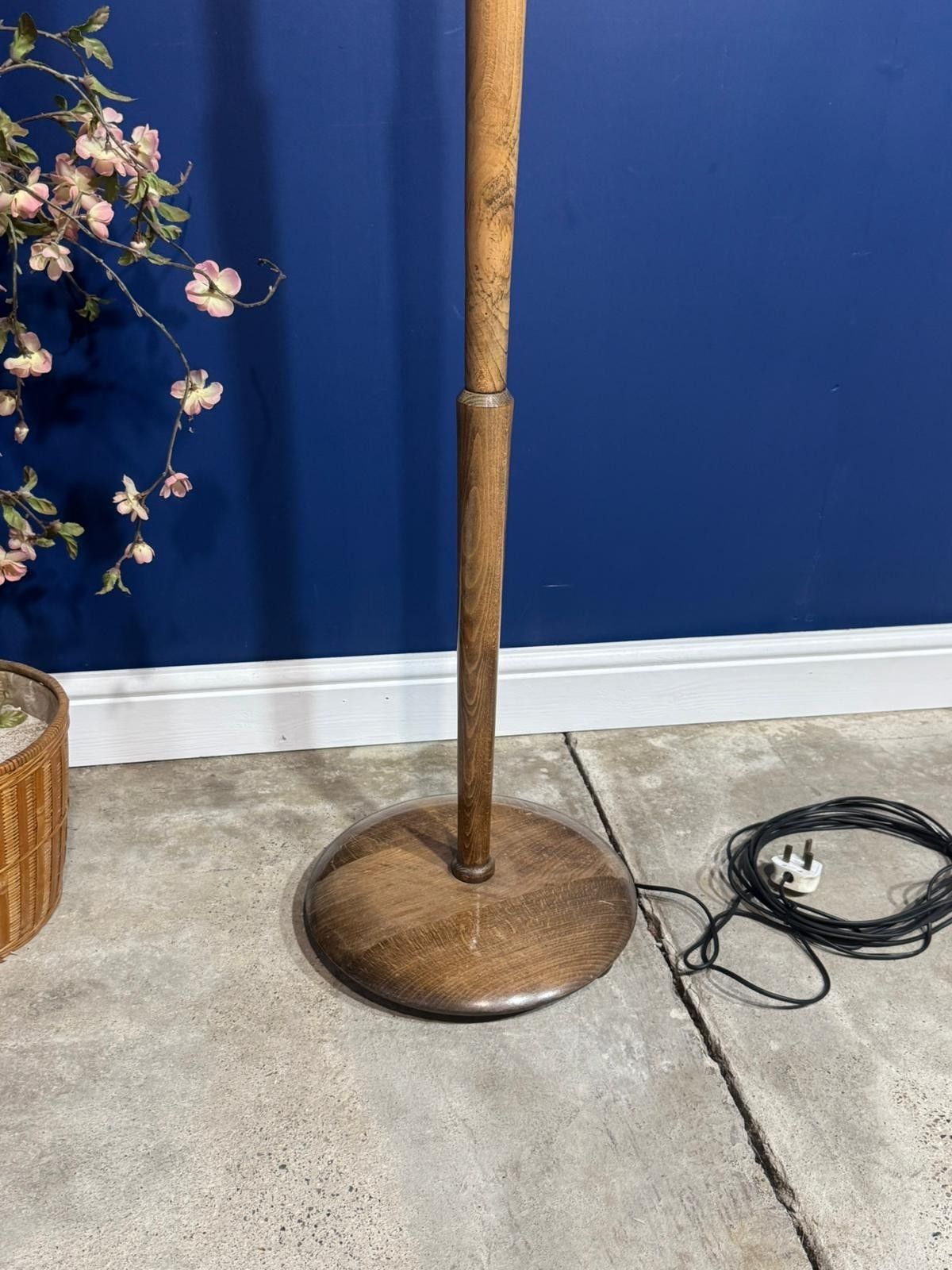 Vintage Mid Century Standard Lamp Floor Light Wood Oak Pebble Base Retro photo vinterior