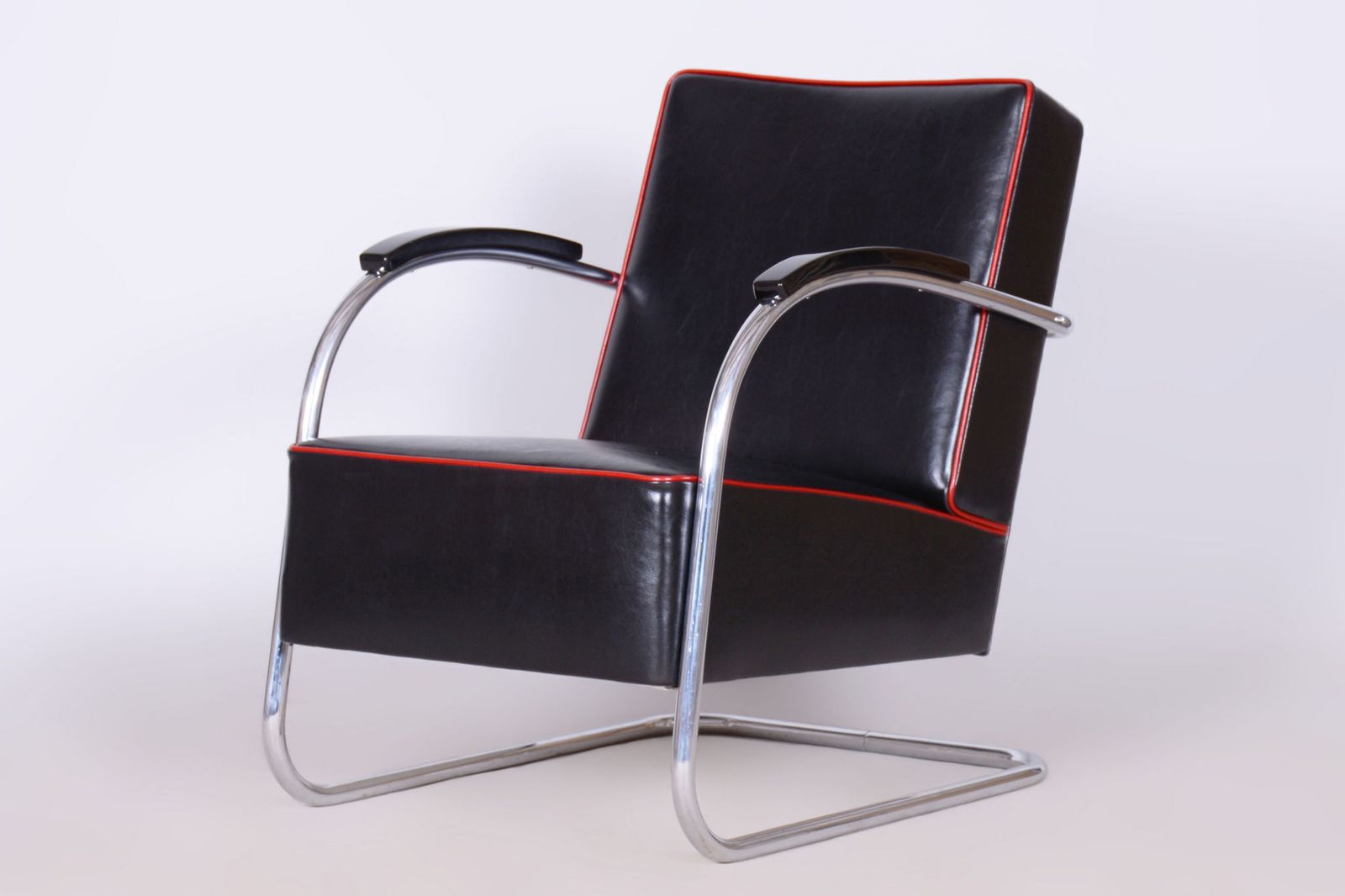 Pair Of Restored Bauhaus Fn21 Armchairs, By Mücke Melder, Leather, Czech, 1930s photo for sale
