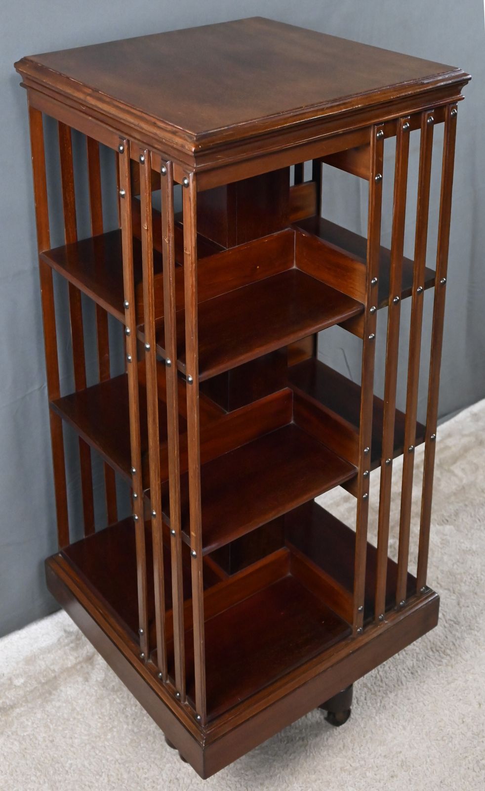 photo vinterior Mahogany Revolving Bookshelf, England – Part 1, 20th Century