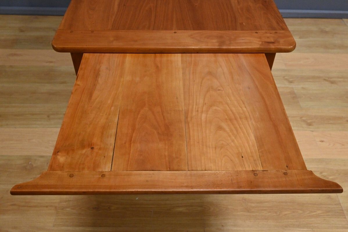 photo vintage Cherry Wood Farmhouse Table – Late 19th Century