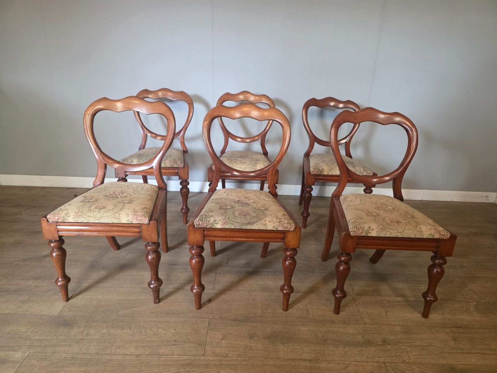 Antique Set Of 6 Victorian Mahogany Bloom Back Chairs 1880s