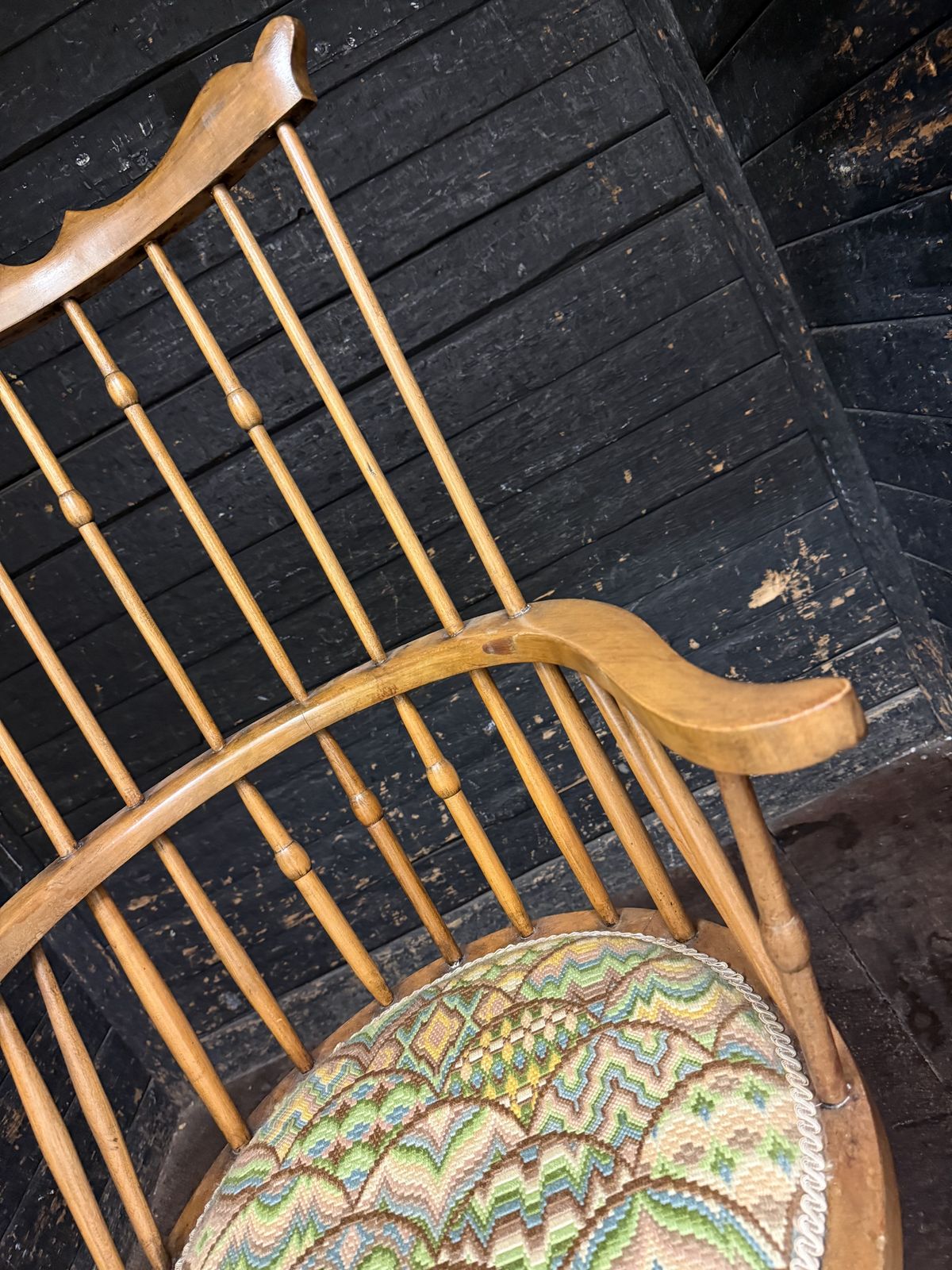 photo furniture Arts & Crafts Movement Elm Windsor Comb Back Chair, Woven Tapestry Seat