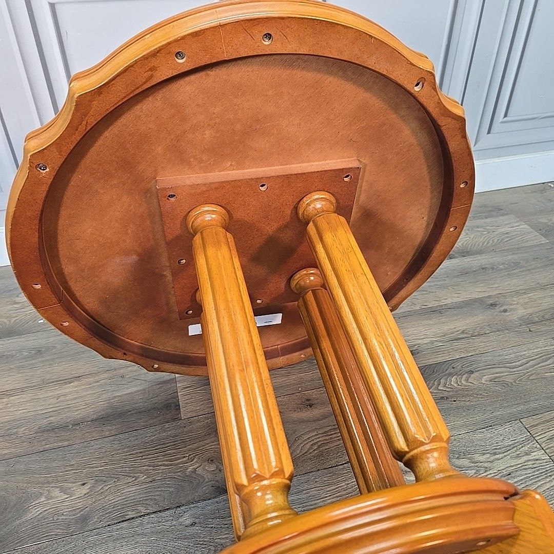 photo vintage Vintage Side Coffee Table Round Claw Feet Column Regency Antique Style Wooden