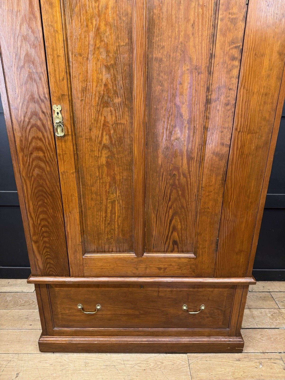 photo vinterior Antique Pitch Pine Single Wardrobe Bedroom Storage Cupboard Drawer