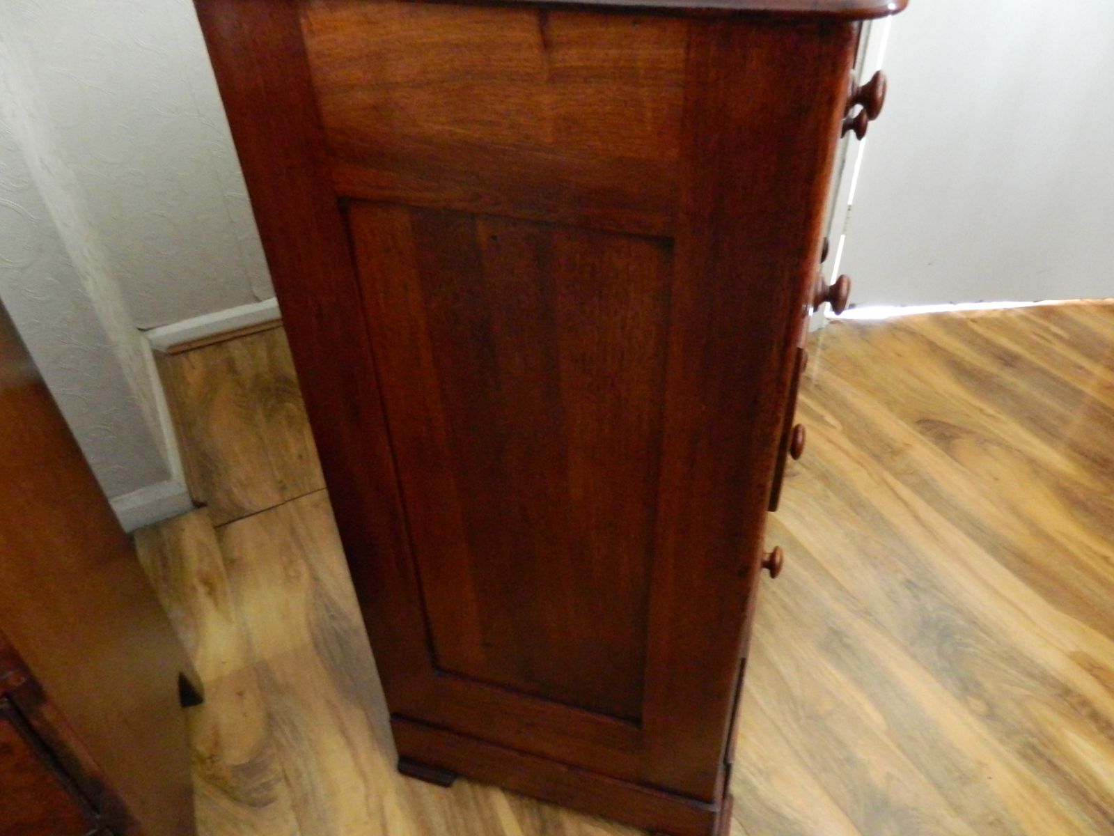 photo vintage Victorian Mahogany Chest Of Drawers