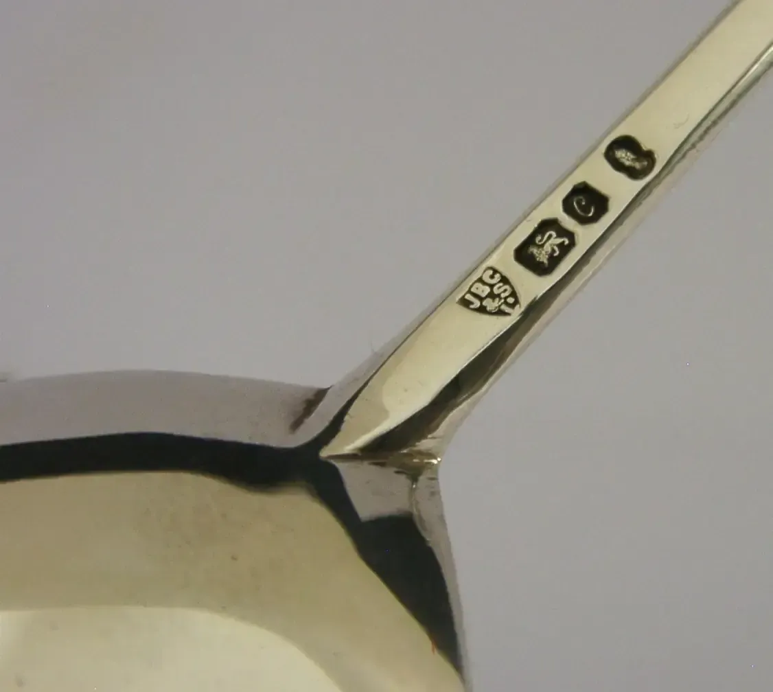 photo furniture Cased 36g Sterling Silver Queen Elizabeth Maidenhead Spoon 1977 Royalty