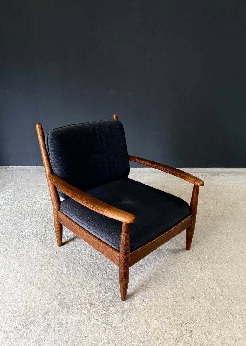 photo furniture Mid Century Modern Dutch Design Lounge Chair, Nederland, Ca. Jaren 1960
