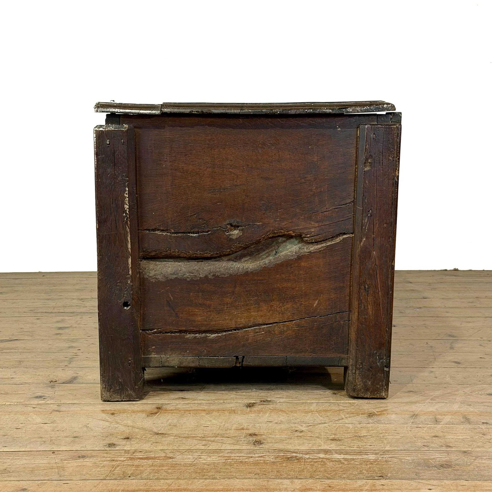 photo vinterior Antique Early Welsh Oak Large Coffer | Antique Coffer | Antique Furniture | Antiques | Antique Storage (M 6906)