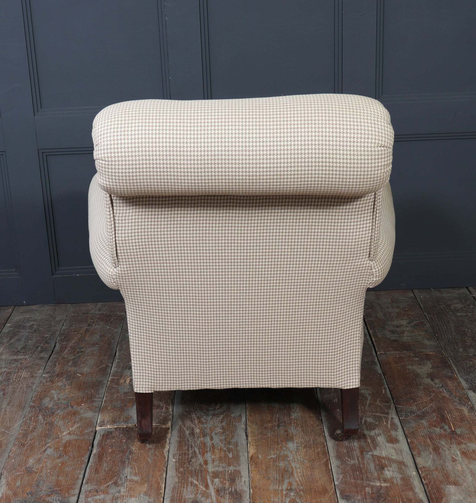 photo vintage Late Victorian Button Back Armchair, English, Circa 1890–1900