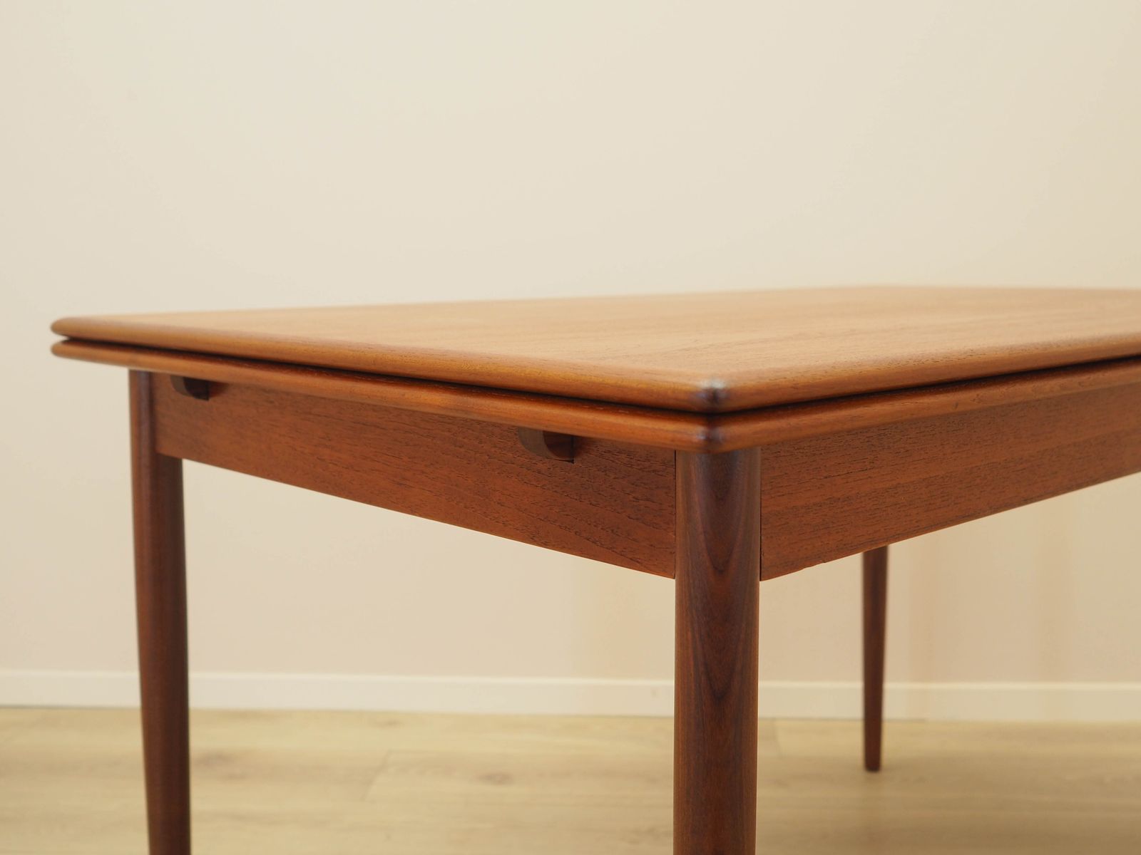 photo for sale Teakhouten tafel – Deens design, ca. jaren 1970, gemaakt in Denemarken