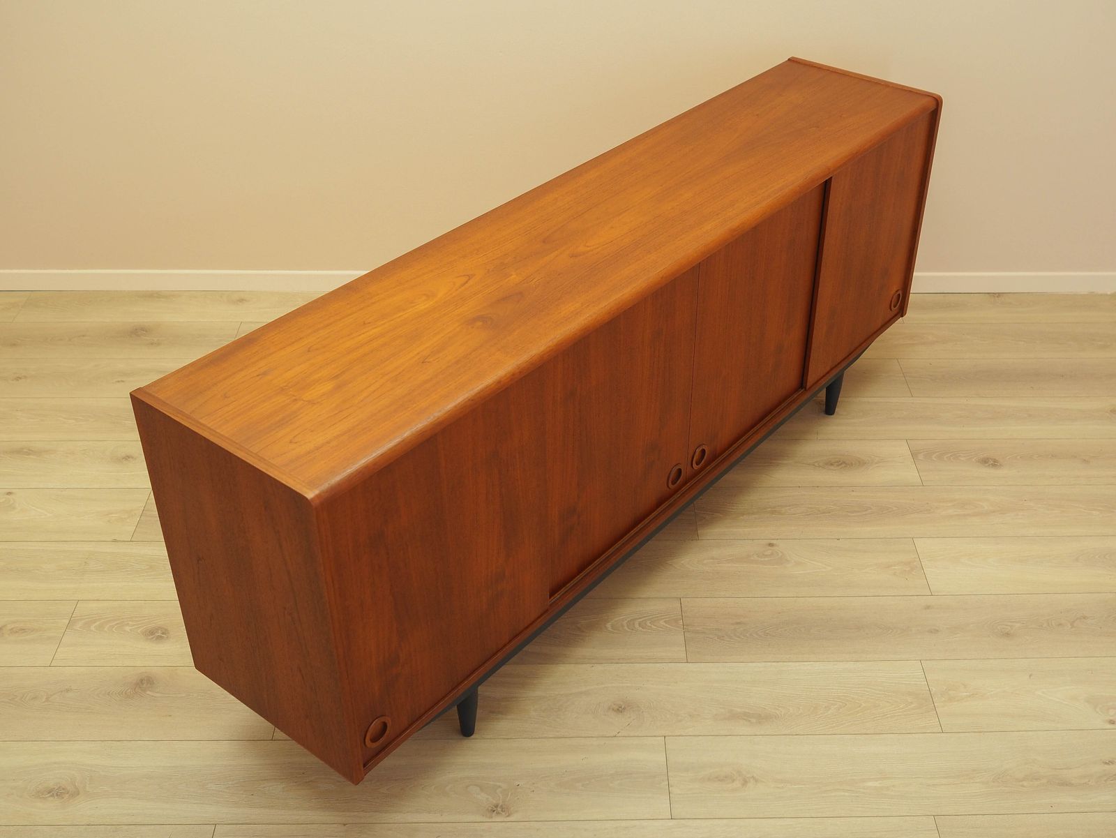photo furniture Teakhouten dressoir, Deens design, jaren 1970, gemaakt in Denemarken