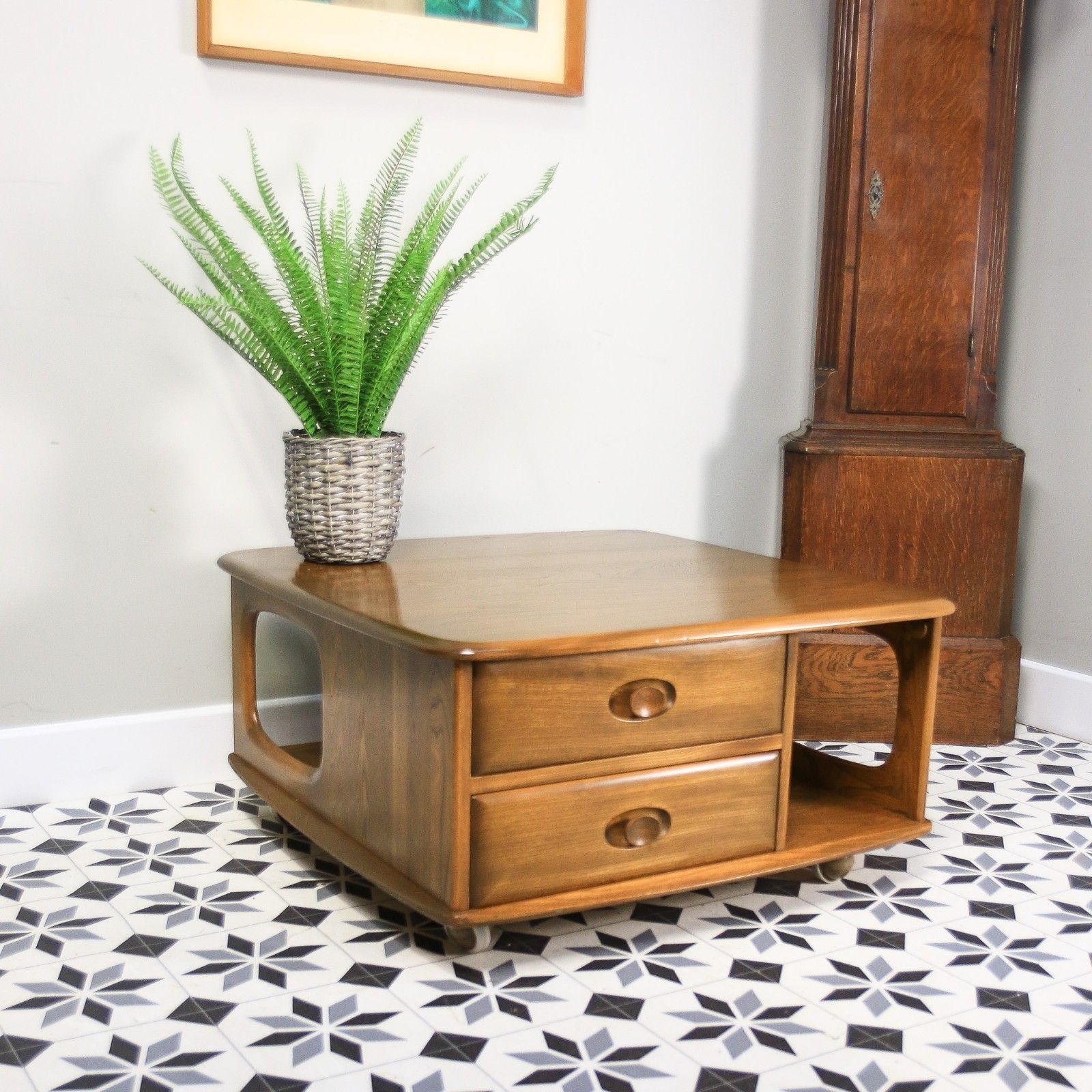 Ercol Windsor 844 Coffee Table Pandora In Golden Dawn. photo vinterior
