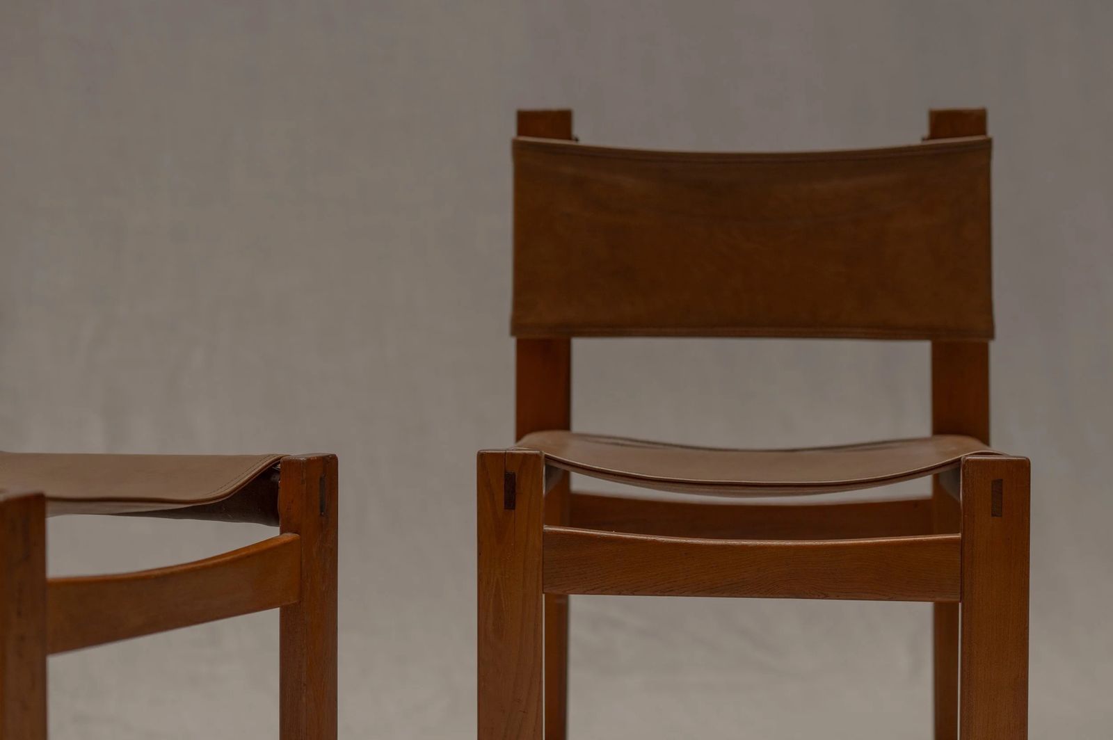 photo vintage Set Of Two Maison Regain Side Chairs, France, 1970s
