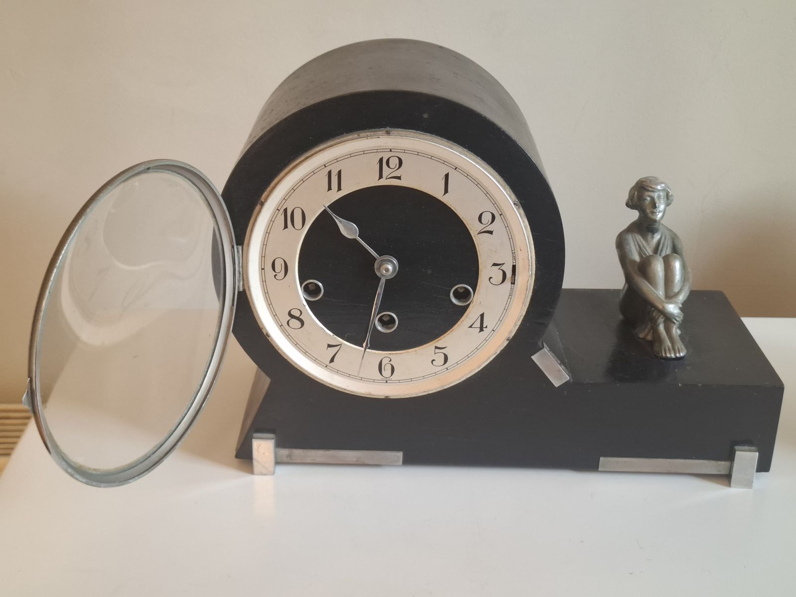 Art Deco Chiming Mantle Clock, Haller Foreign German Mechanism Circa Late 1920s. photo vinterior