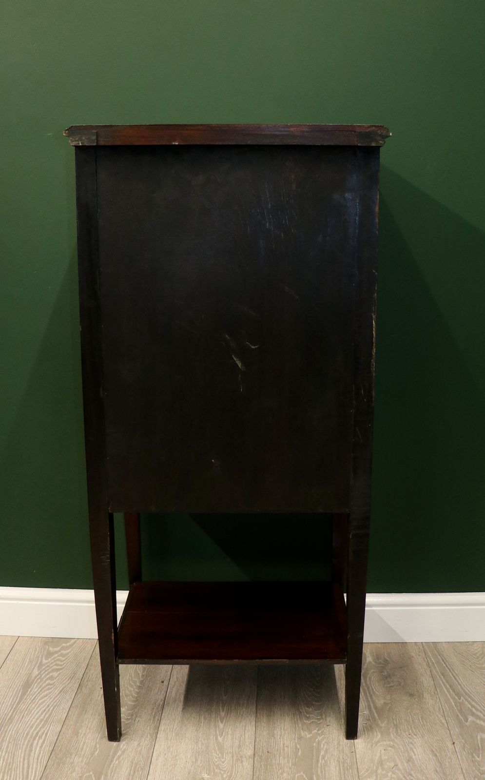 photo vinterior An Early 20th Century Mahogany Music Cabinet.