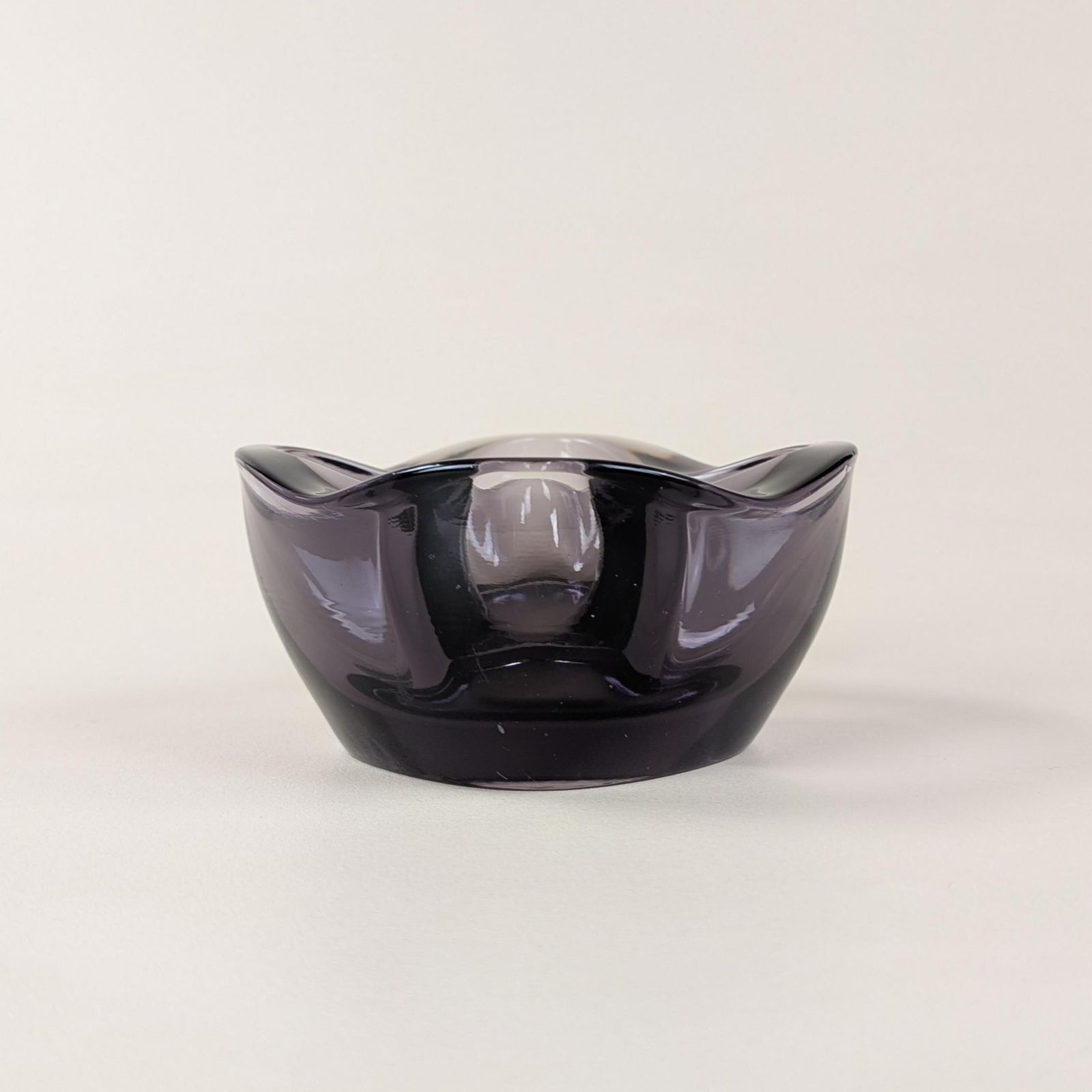 Sklo Union Amethyst Catchall Dish, Rudolf Jurnikl Heavy Glass Desk Tidy, Purple Trinket Bowl, Mid Century Modern 1960s Office Decor Ashtray photo vintage