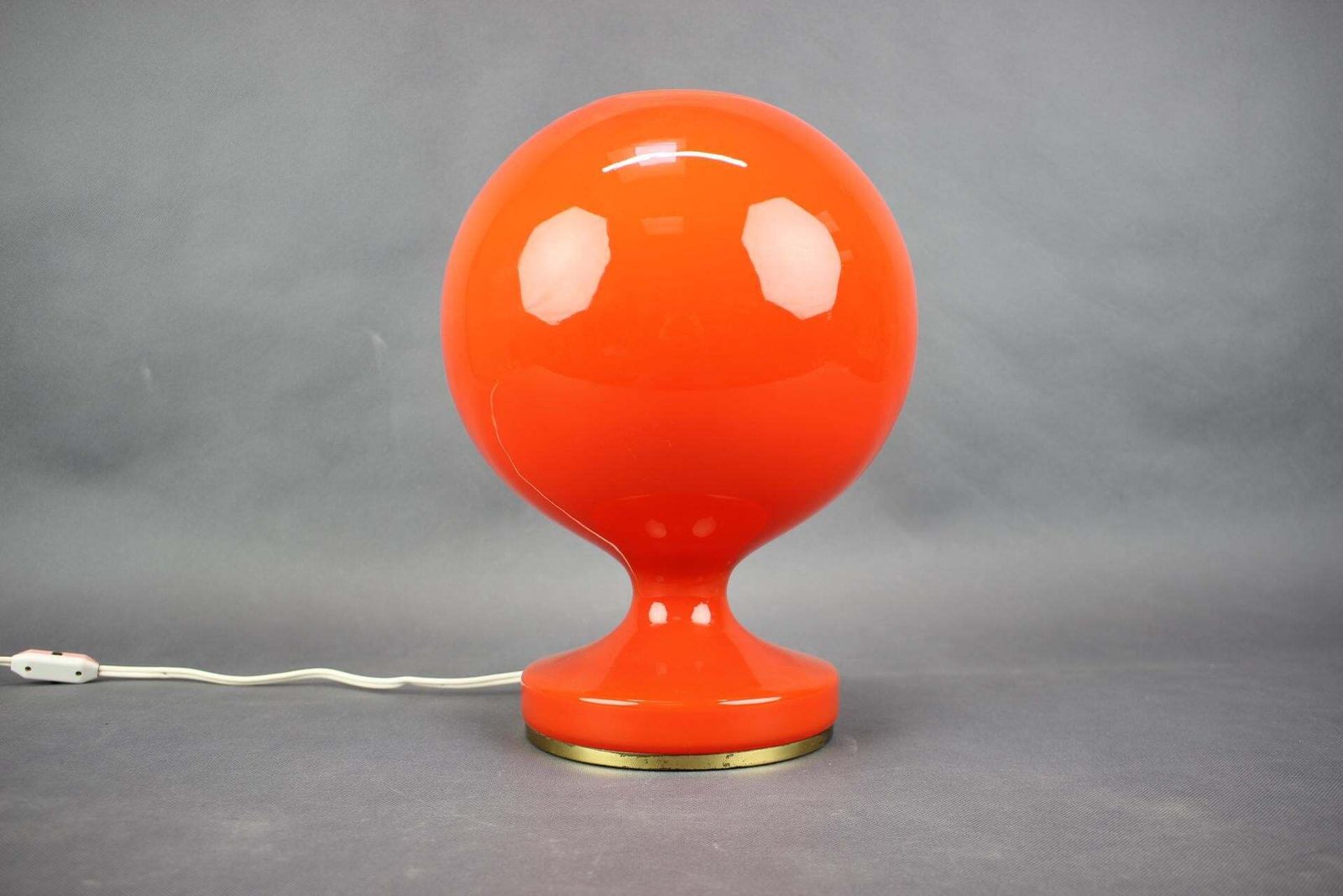 Lampe de table en verre opaline orange, Tchécoslovaquie, années 1970 photo furniture