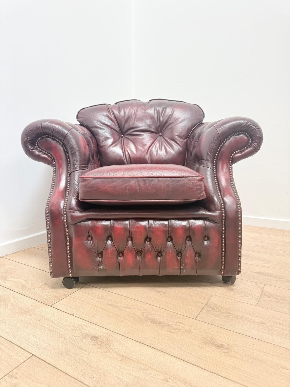 photo for sale Vintage Comfy Warwick Chesterfield Club Chair Delivery Available 0332.
