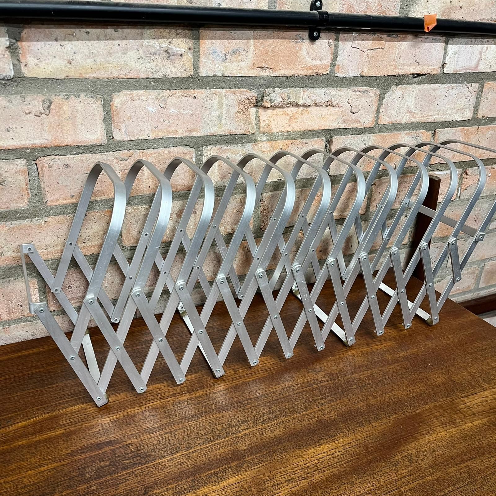 Rare Mid Century Aluminium Concertina Extendable Magazine Rack Book Holder 1960s photo Home Decor