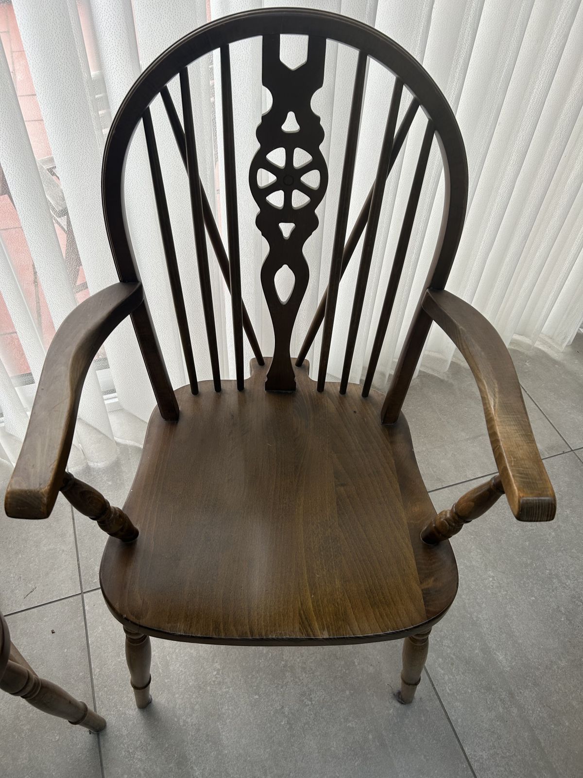 Mid Century Set Of 6 Windsor Wheelback Dining Chairs With Carvers (Dated 1976) photo 500.0
