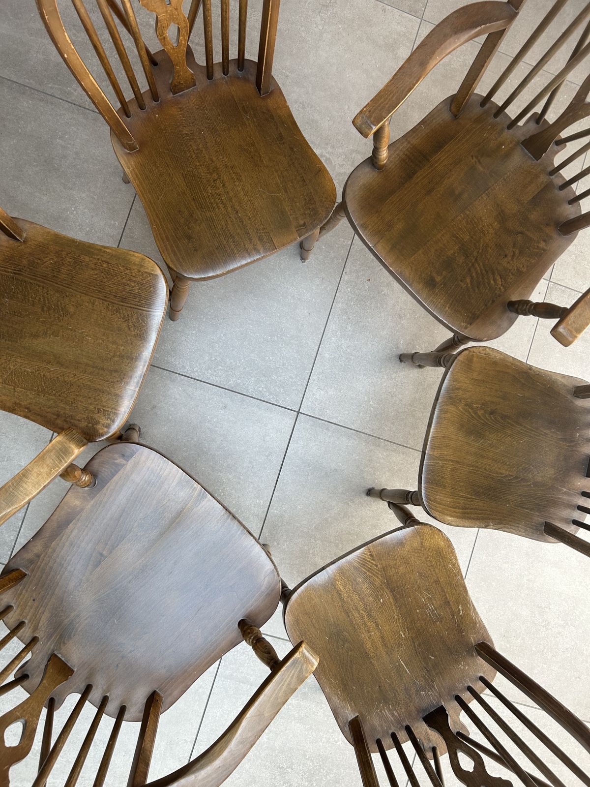 photo buy Mid Century Set Of 6 Windsor Wheelback Dining Chairs With Carvers (Dated 1976)