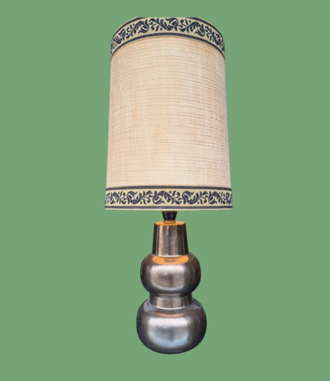 photo vinterior A 1960s French Ceramic Lamp With Orignal Hessian Shade