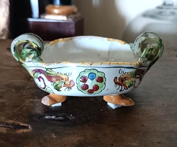 Antique Majolica Sauce Pan Decorated With Grotesques 19th Century Tuscany