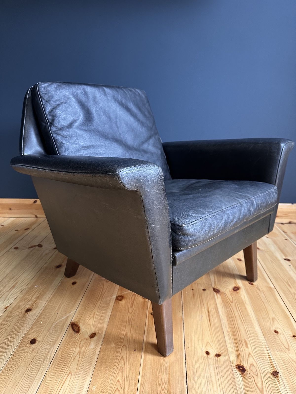 Mid Century Danish Lounge Armchair In Black Leather photo vintage