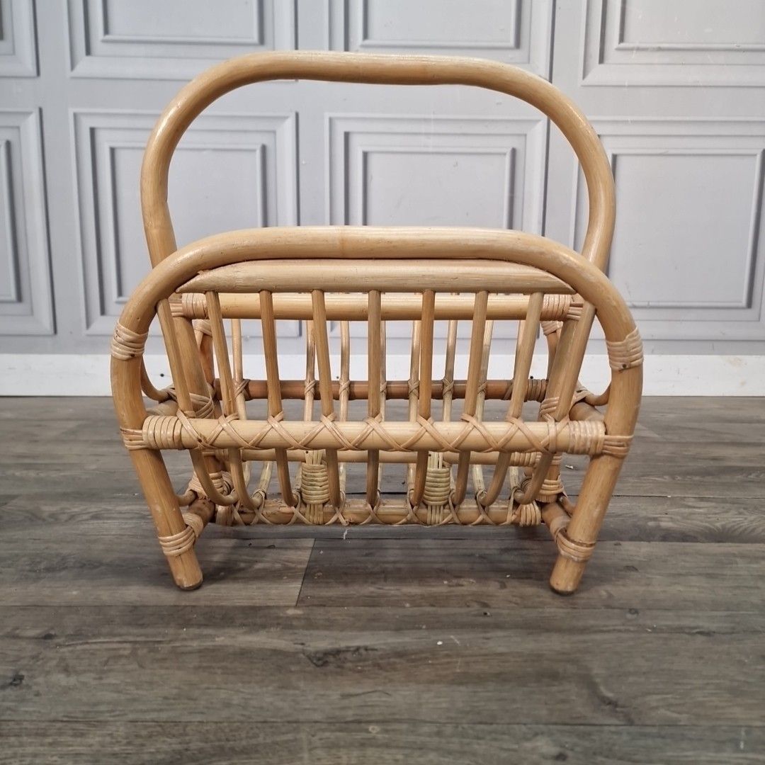 Vintage Bamboo Magazine Rack Rattan Newspaper Holder Boho Retro Mid Century Mcm photo Home Decor