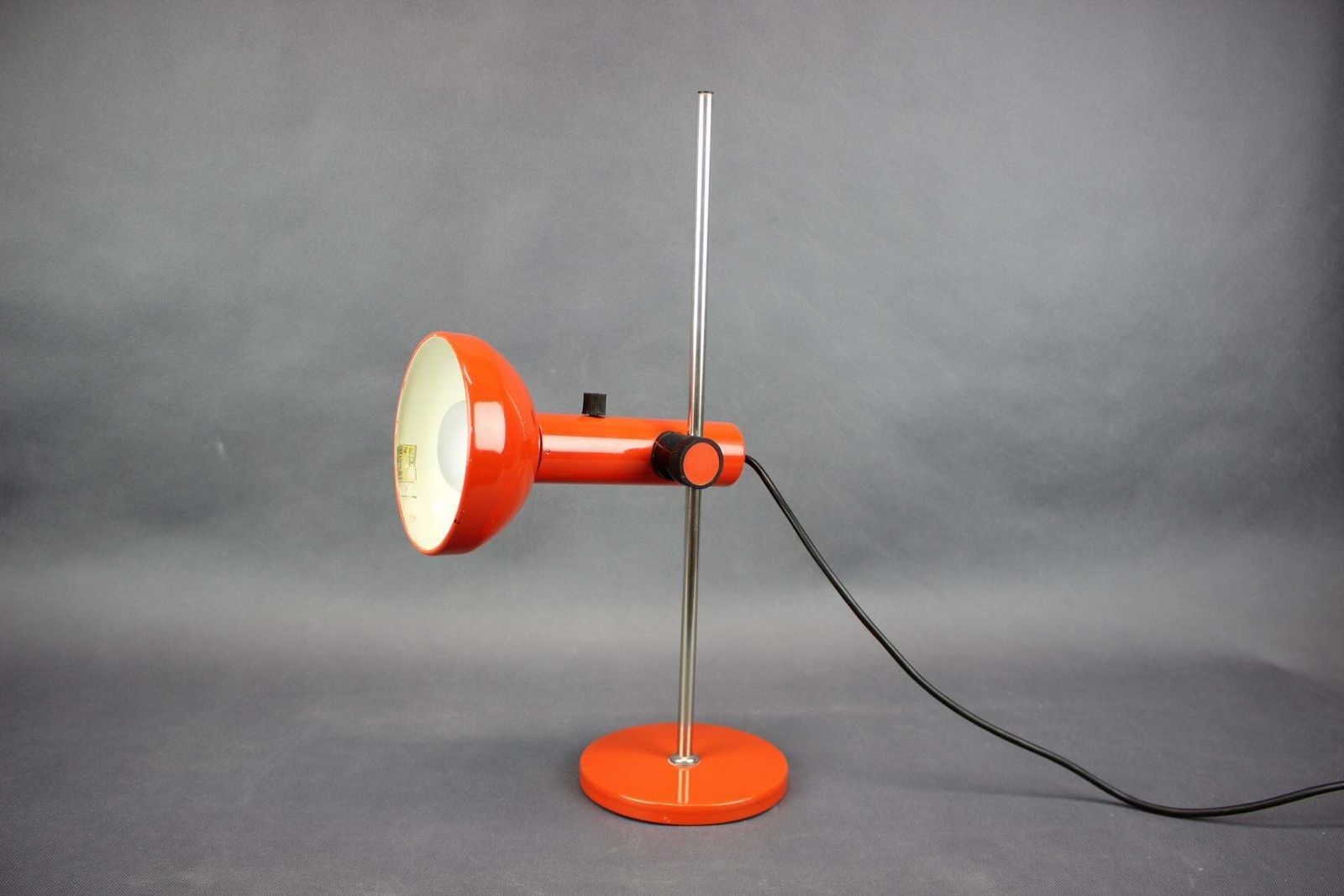 Duitse verstelbare bureaulamp uit de jaren 1970, Bauhaus-stijl, oranje photo furniture