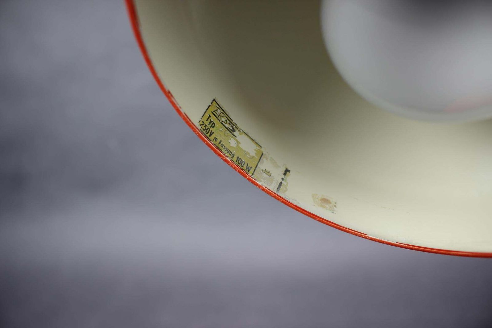 photo for sale Duitse verstelbare bureaulamp uit de jaren 1970, Bauhaus-stijl, oranje