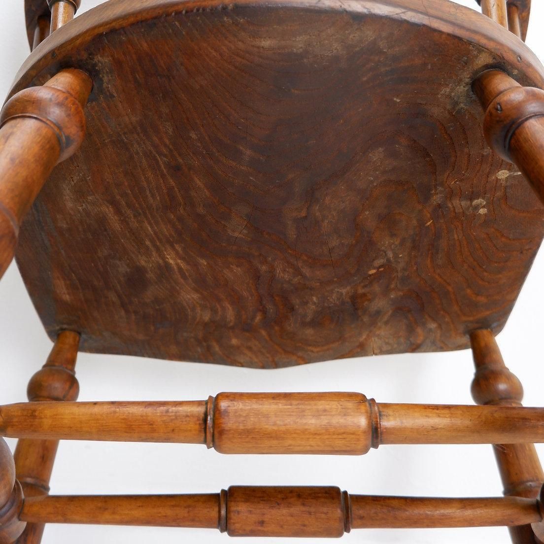 823.0 English 19th Century Smokers Bow Chair   Elm Wood photo