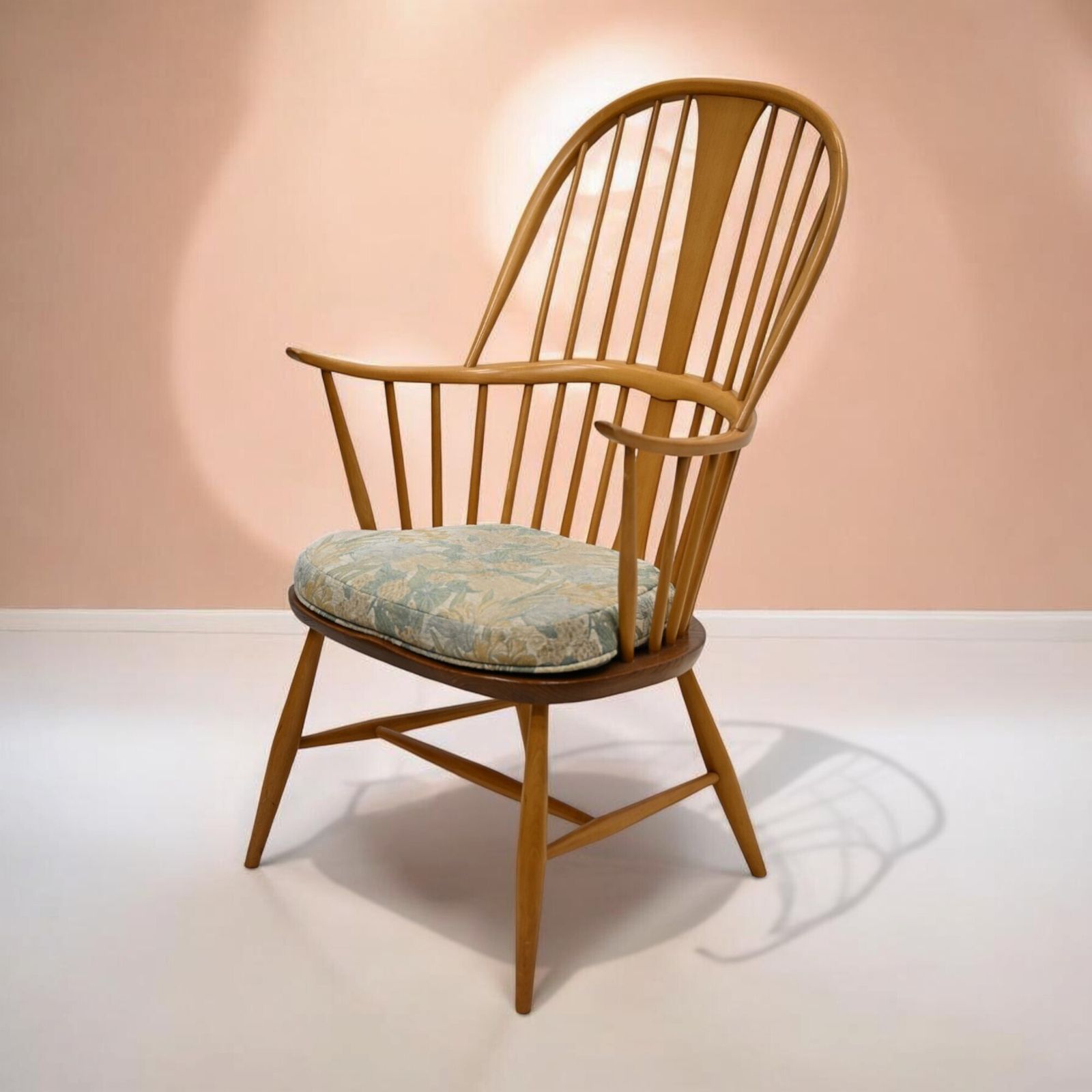 Ercol Chairmakers Chair Windsor Bow Back Light Finish Model 472 Free Uk Delivery photo furniture