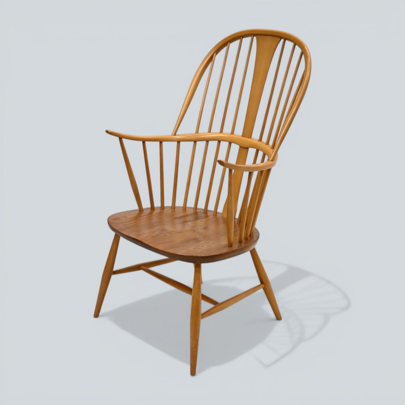 photo buy Ercol Chairmakers Chair Windsor Bow Back Light Finish Model 472 Free Uk Delivery