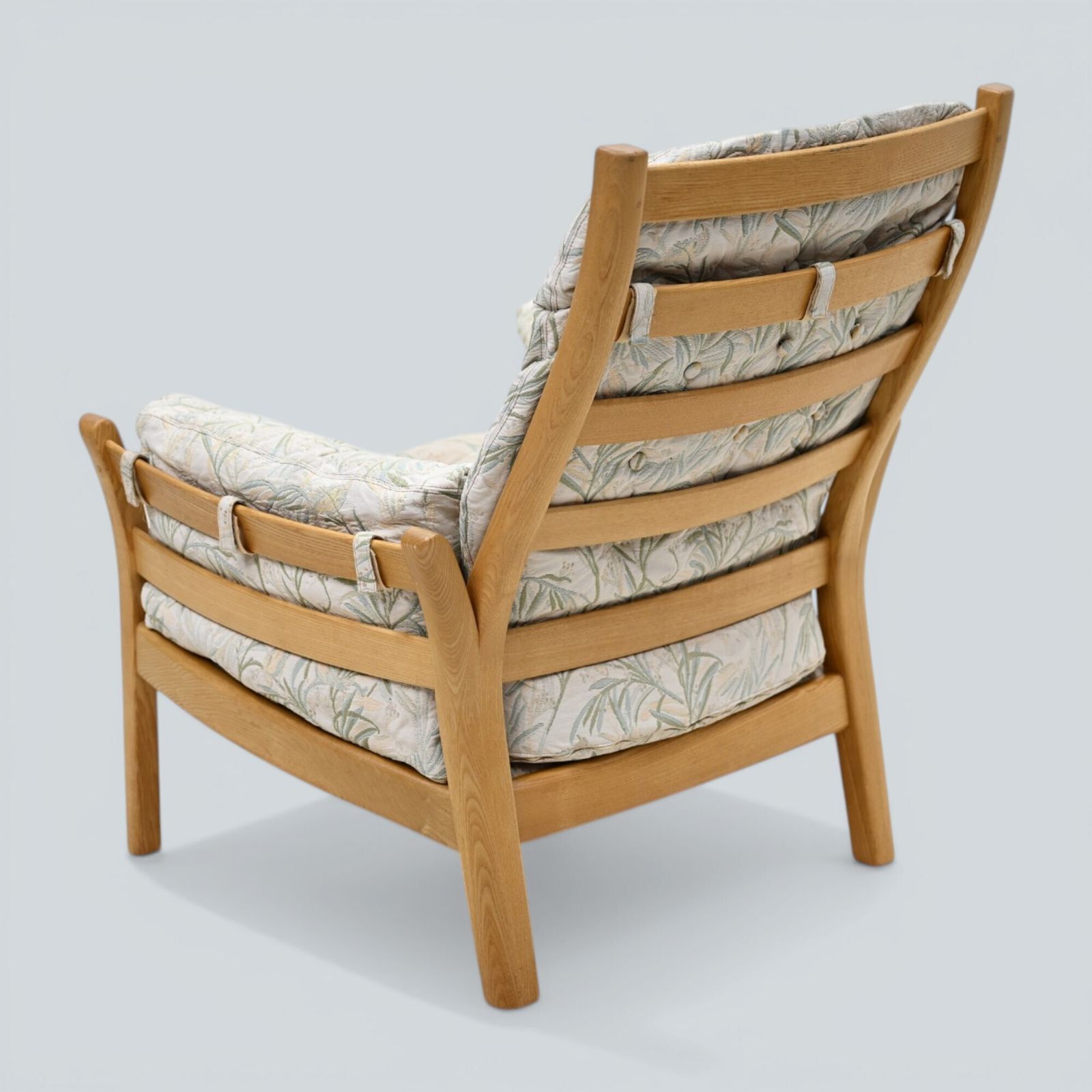 Ercol Saville Easy Chair Armchair Light Finish Ercol's Upholstery Free Delivery photo Furniture