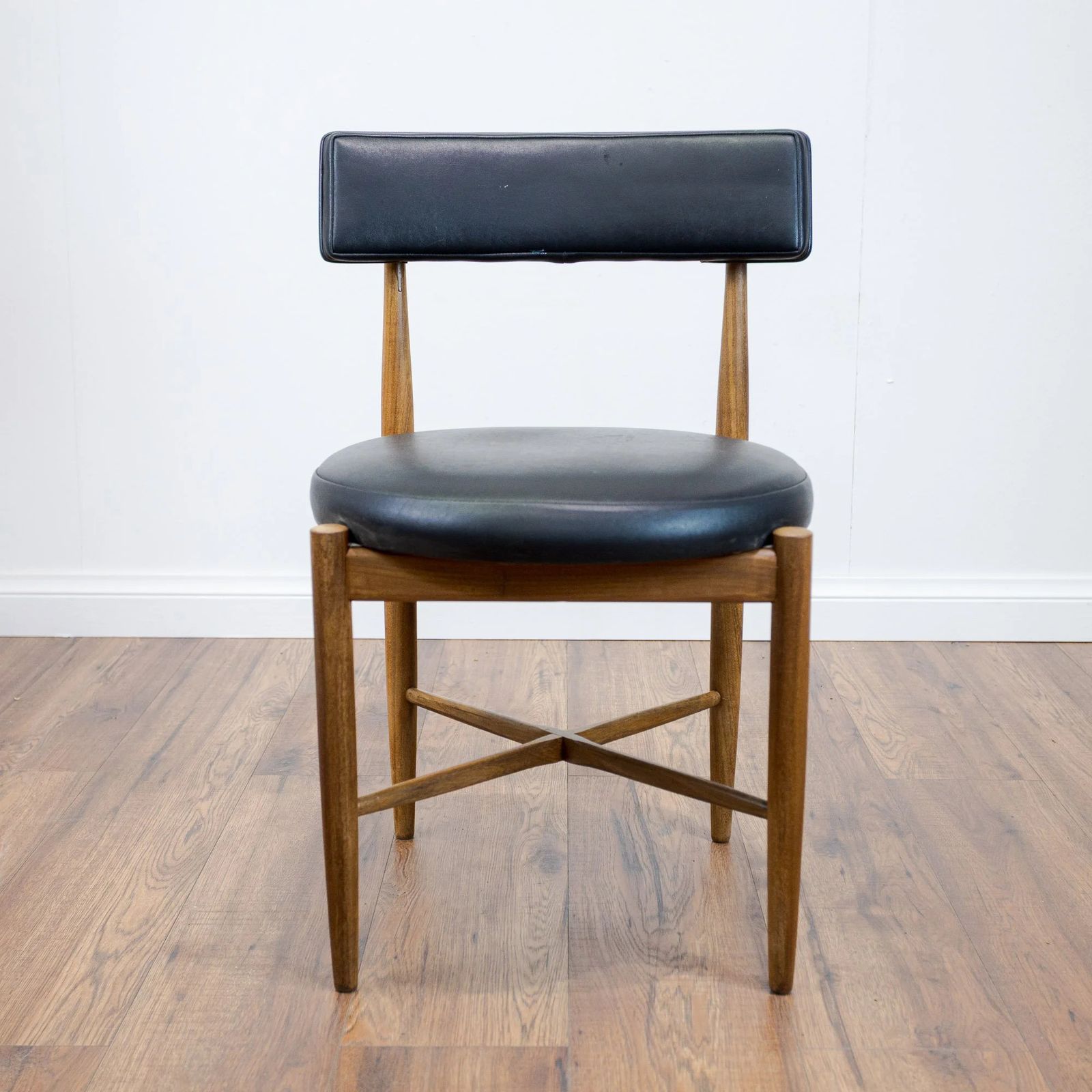 6x G Plan Fresco Round Dining Chairs By Victor B. Wilkins photo Furniture