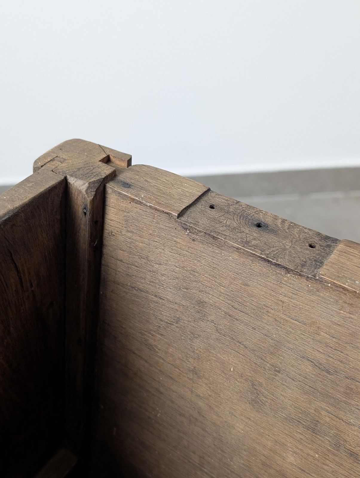 photo furniture Jardinière en bois massif Wabi Sabi, Aarhus, Danemark, années 1940
