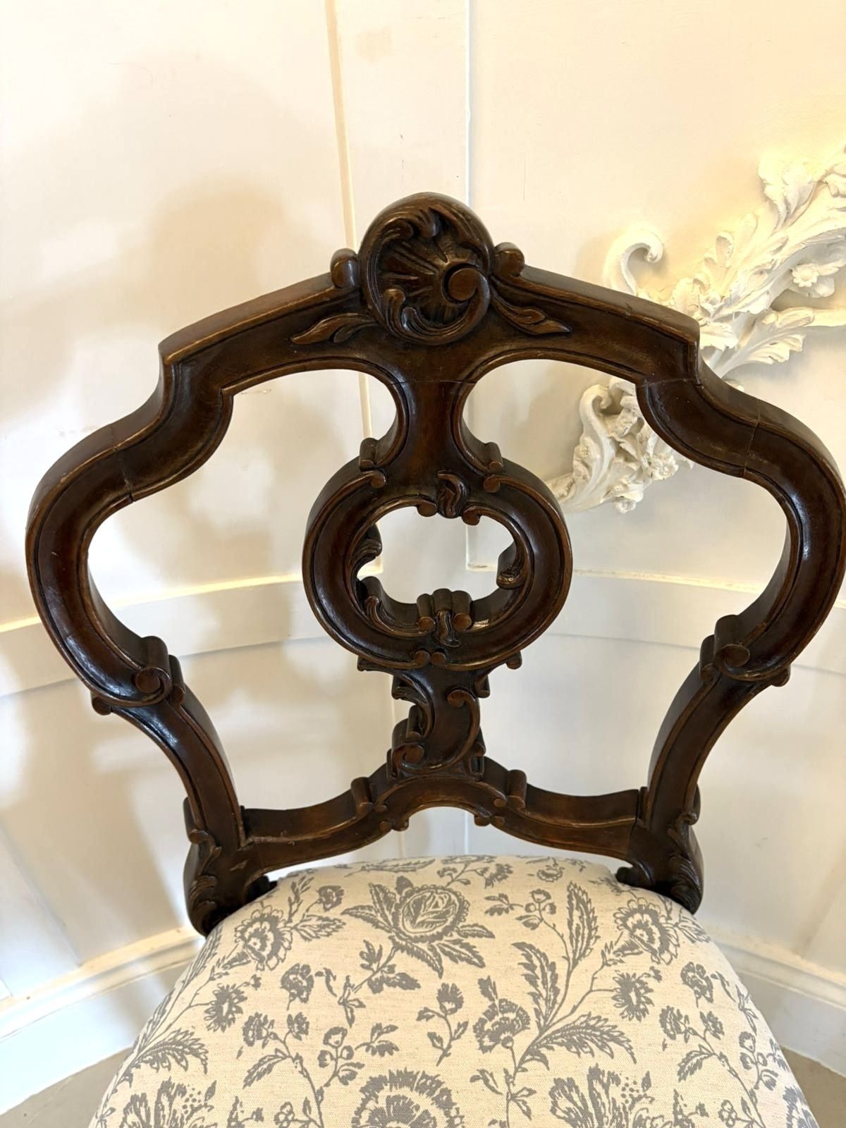 Quality Antique 19th Century Carved Walnut Side Chair photo for sale