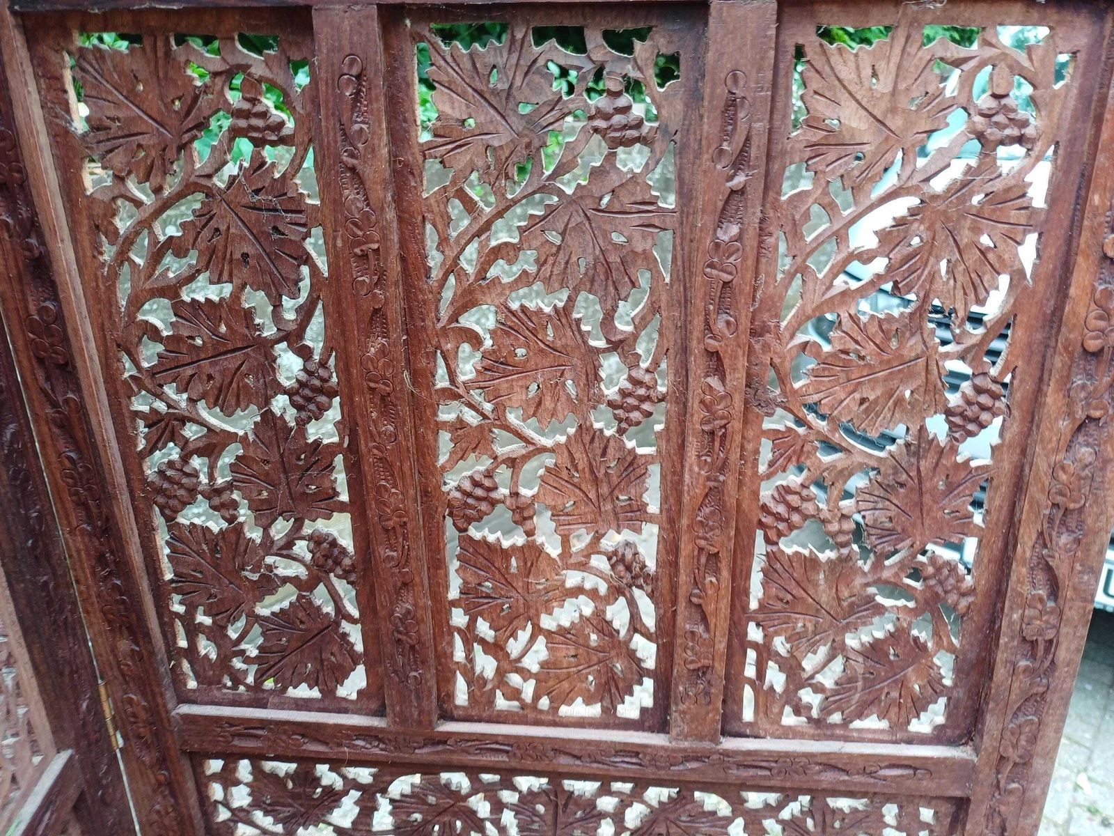 photo vinterior Large Vintage Middle Eastern Hand Carved Hardwood Folding Screen Room Divider Grapevine Vanity Screen 72”