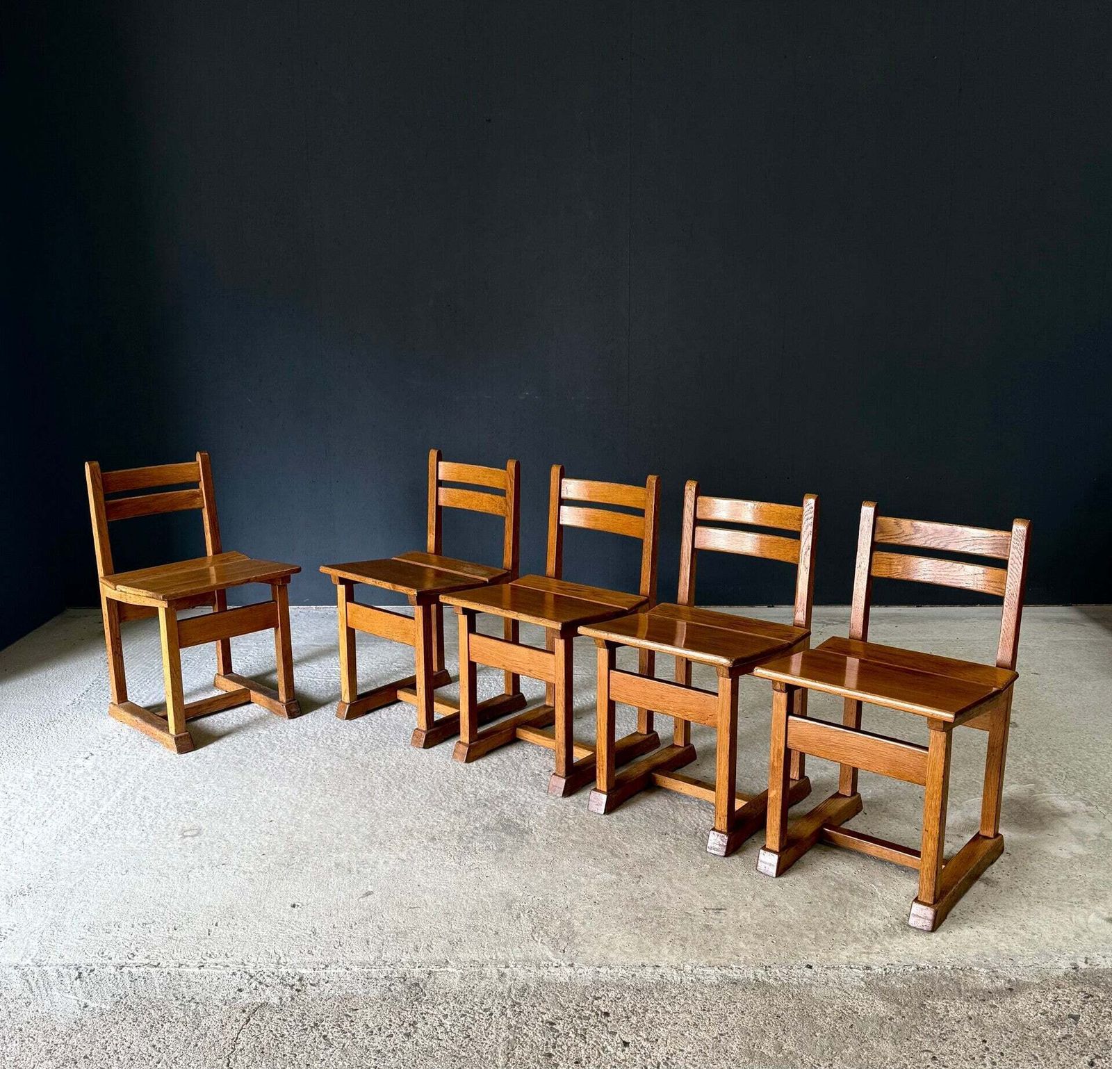 Mid-Century Handgemaakte Design Eiken Eetkamerstoelen, jaren 1950, België photo buy