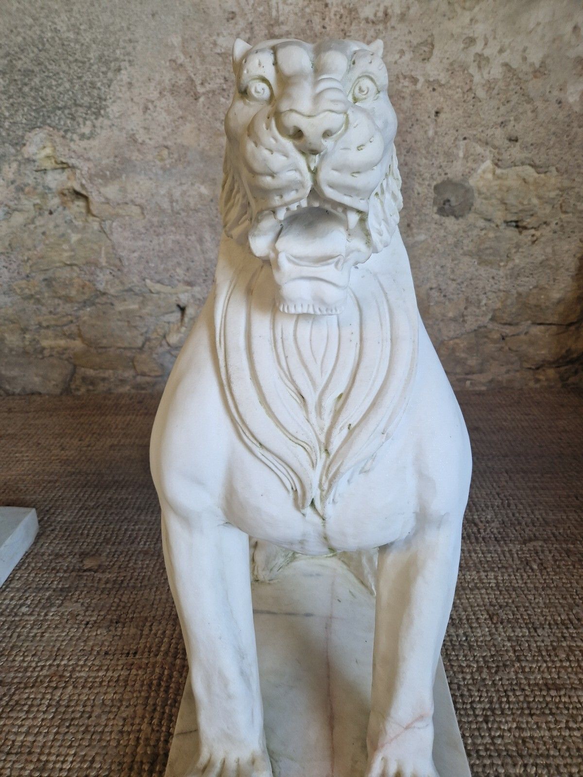photo vinterior Pair Of Art Deco Life Size Marble Guarding Lions Statues